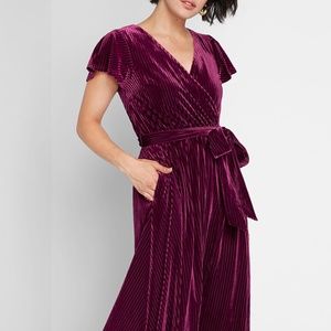 Maroon velvet dress w/ pockets